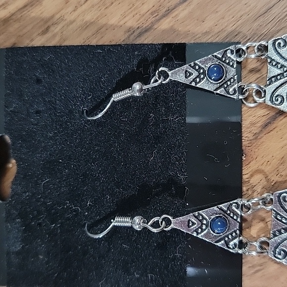 Diamond Shape Boho Statement Earrings With Dark Blue Faux Stone - Picture 4 of 7